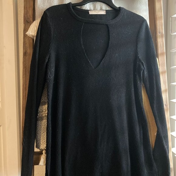 Black Long Sleeve Cut Out Sweater/Shirt - Picture 1 of 2